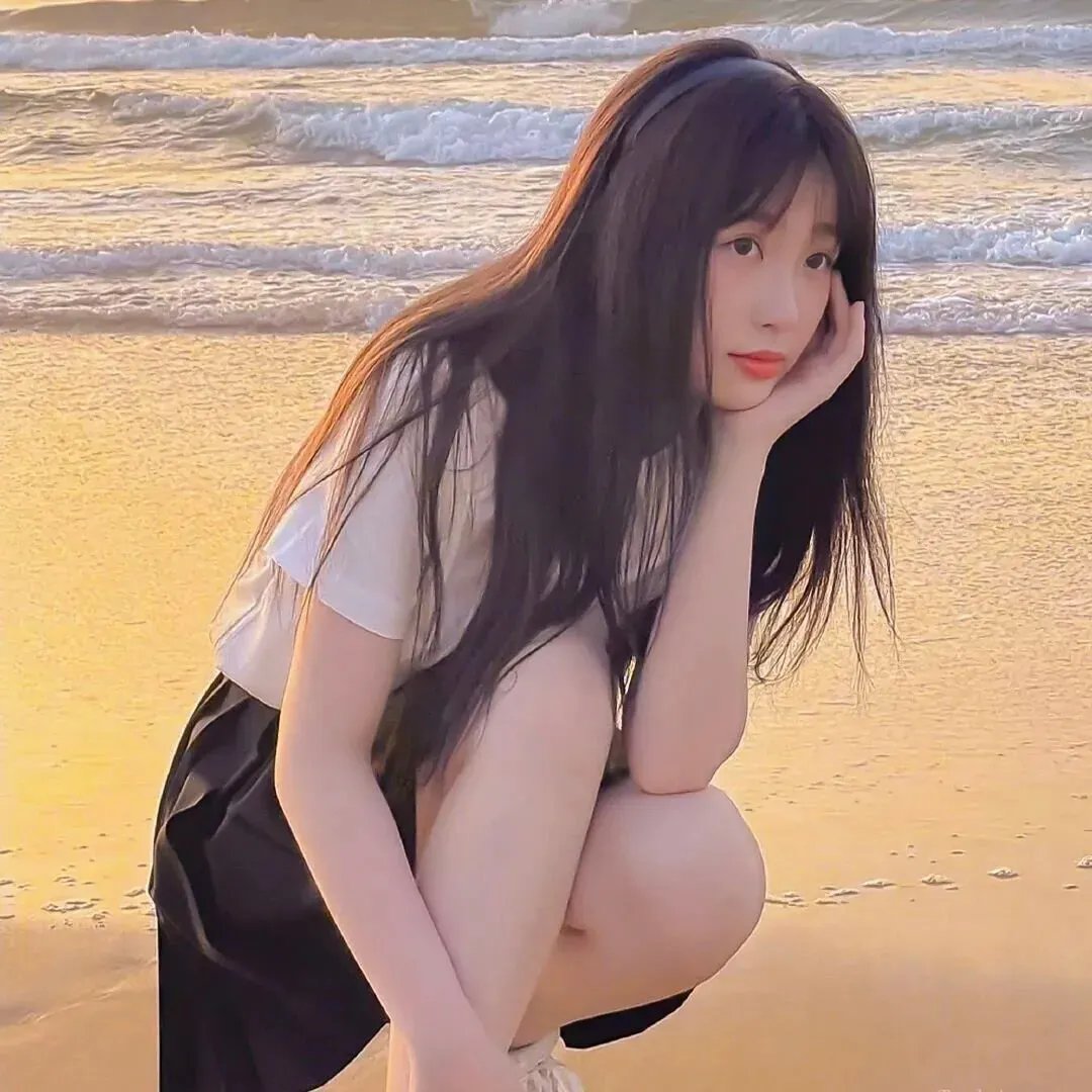 穿风信子蓝的少女